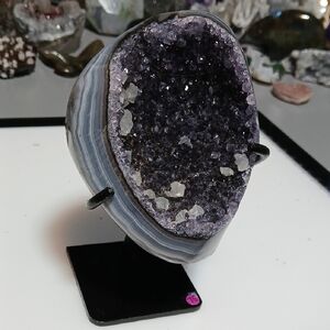 Agate Amy With Calcite On Stand